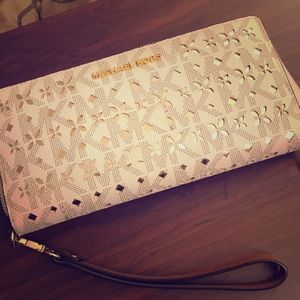 Michael Kors jet set wallet